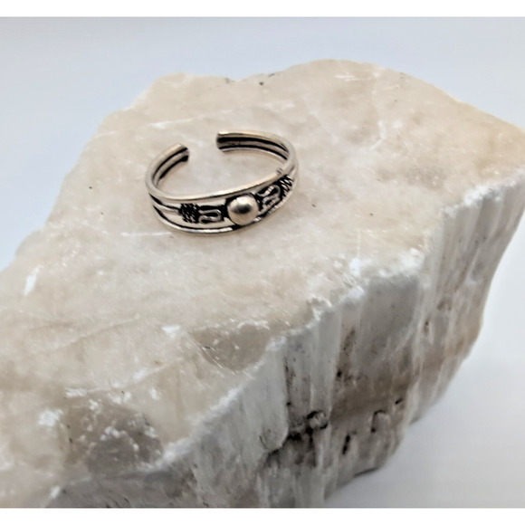 Unbranded Jewelry - Adjustable 925 Sterling Silver Scroll Middle Ball Toe Ring